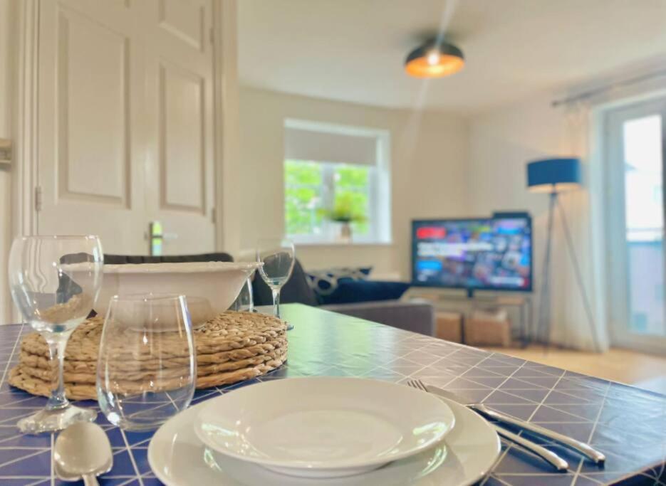 Lovely 2-Bedroom Bristol Apartment. Free Parking. 외부 사진