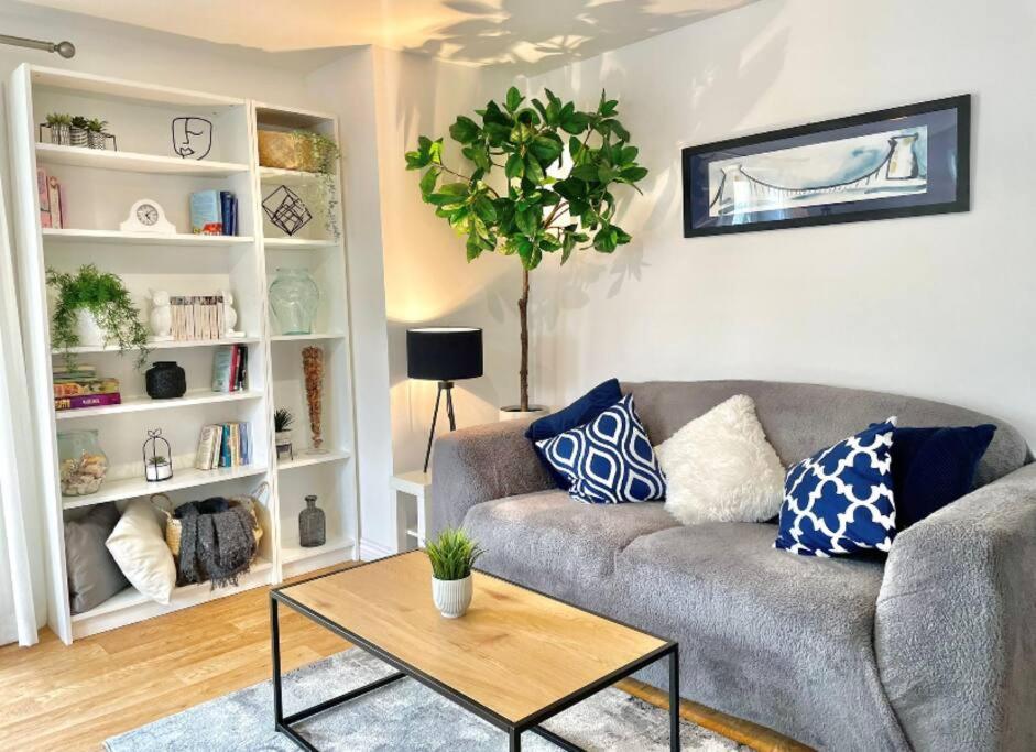 Lovely 2-Bedroom Bristol Apartment. Free Parking. 외부 사진